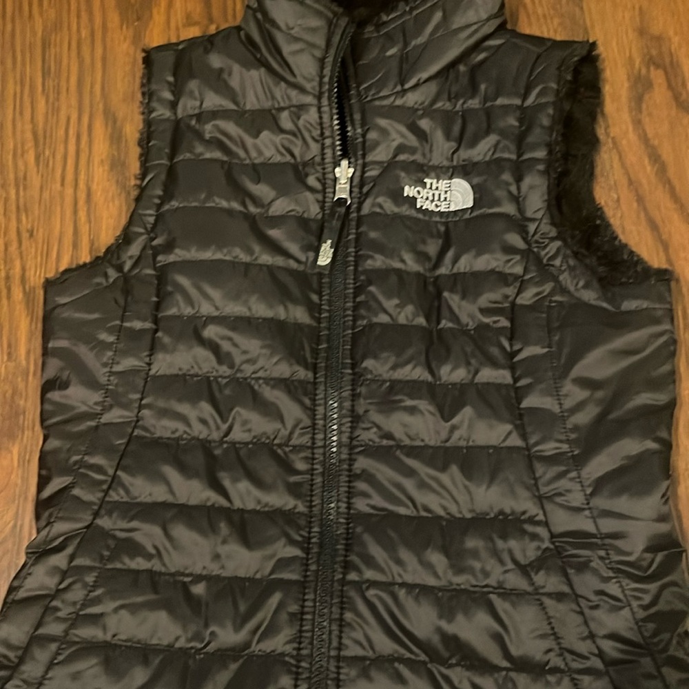 GUC Northface reversible vest girls size 10-12